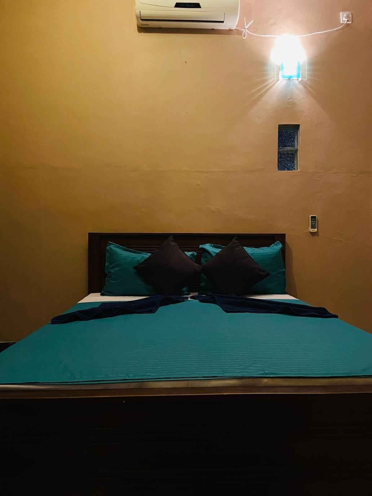 Winston Dutch Canal Villa Guest House Negombo Bagian luar foto