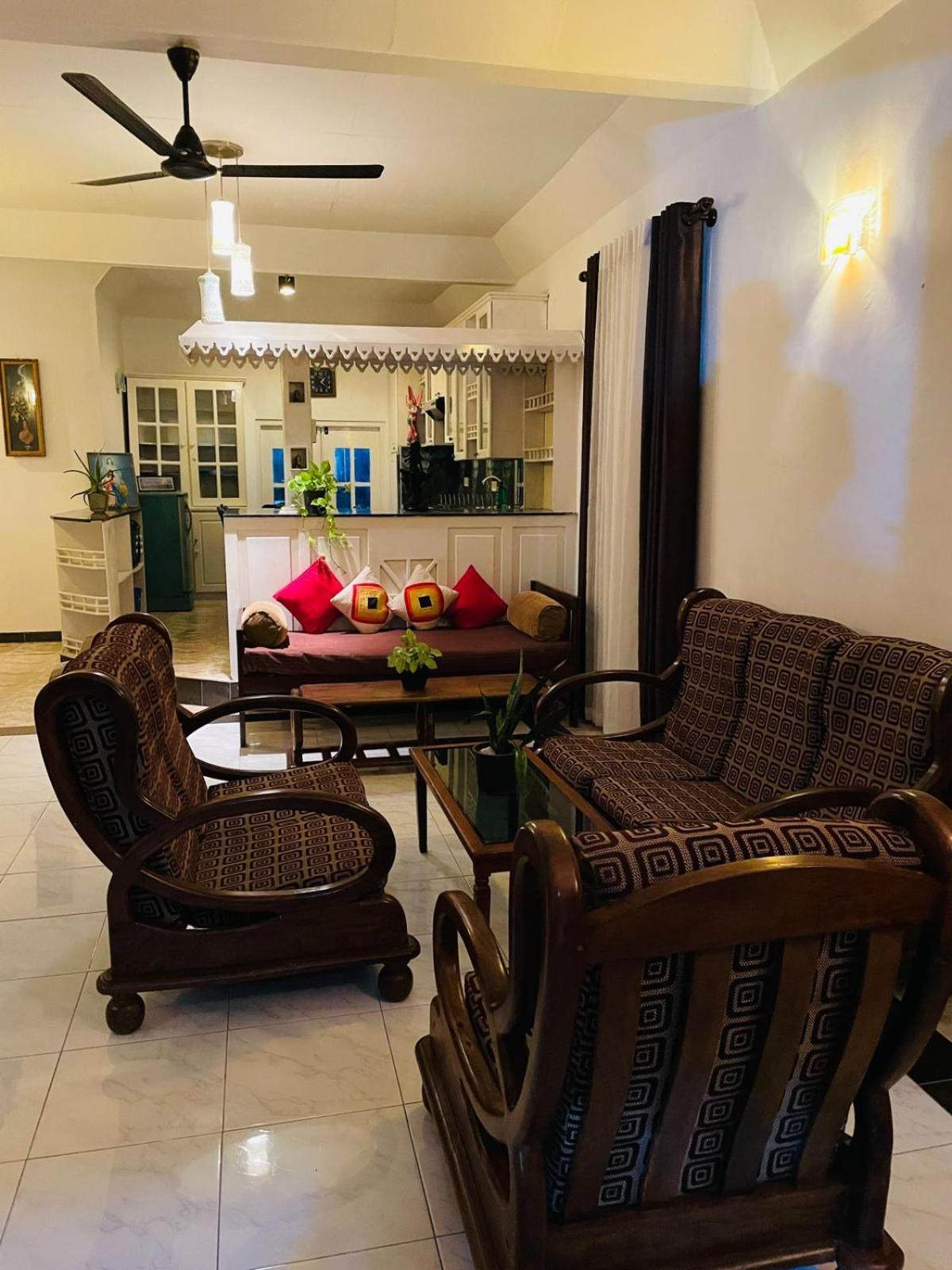 Winston Dutch Canal Villa Guest House Negombo Bagian luar foto